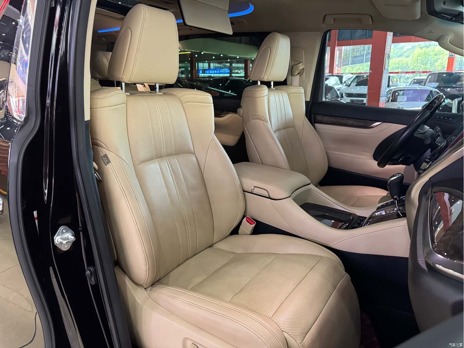 Toyota Vellfire, 2021 15
