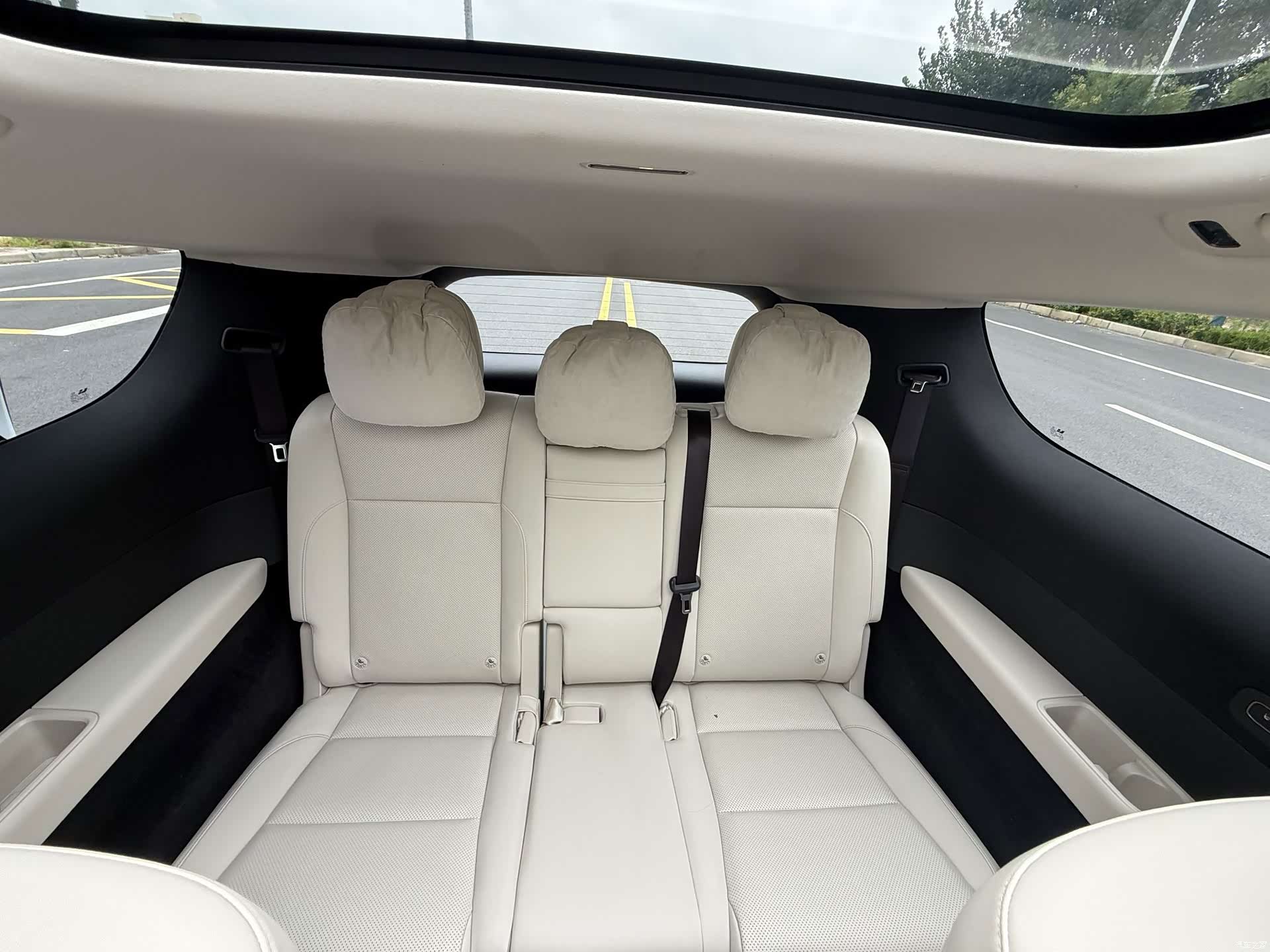 Li Auto MEGA, 2025 6