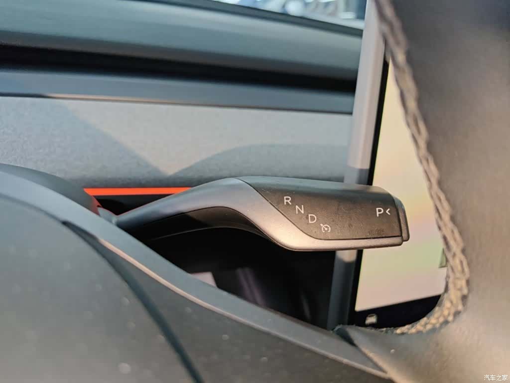 Tesla Model Y, 2024 14
