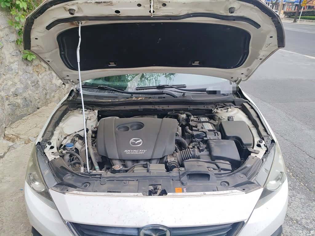 Mazda Mazda3, 2015 11