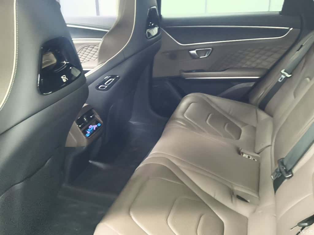 BYD Han, 2022 17
