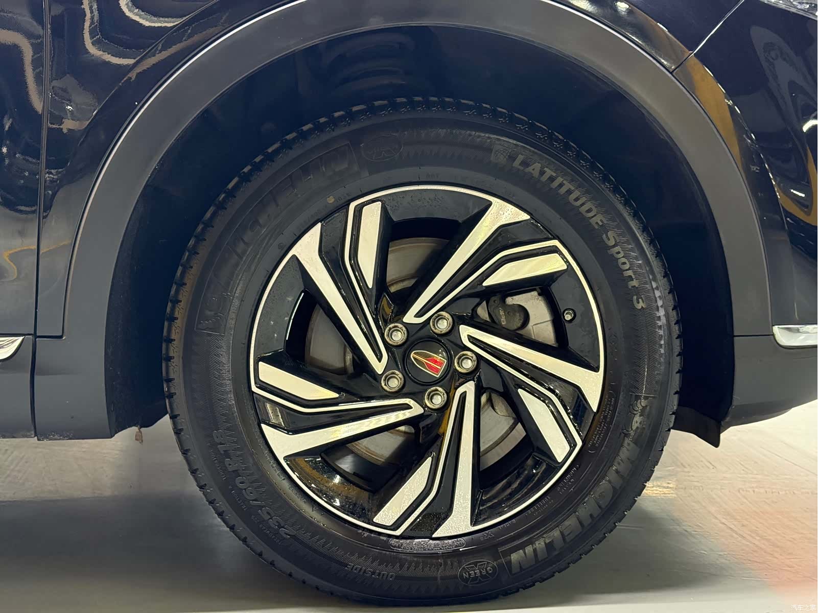 Hongqi HS5, 2023 26