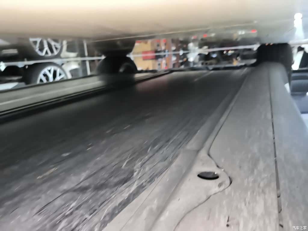 Tesla Model Y, 2023 21