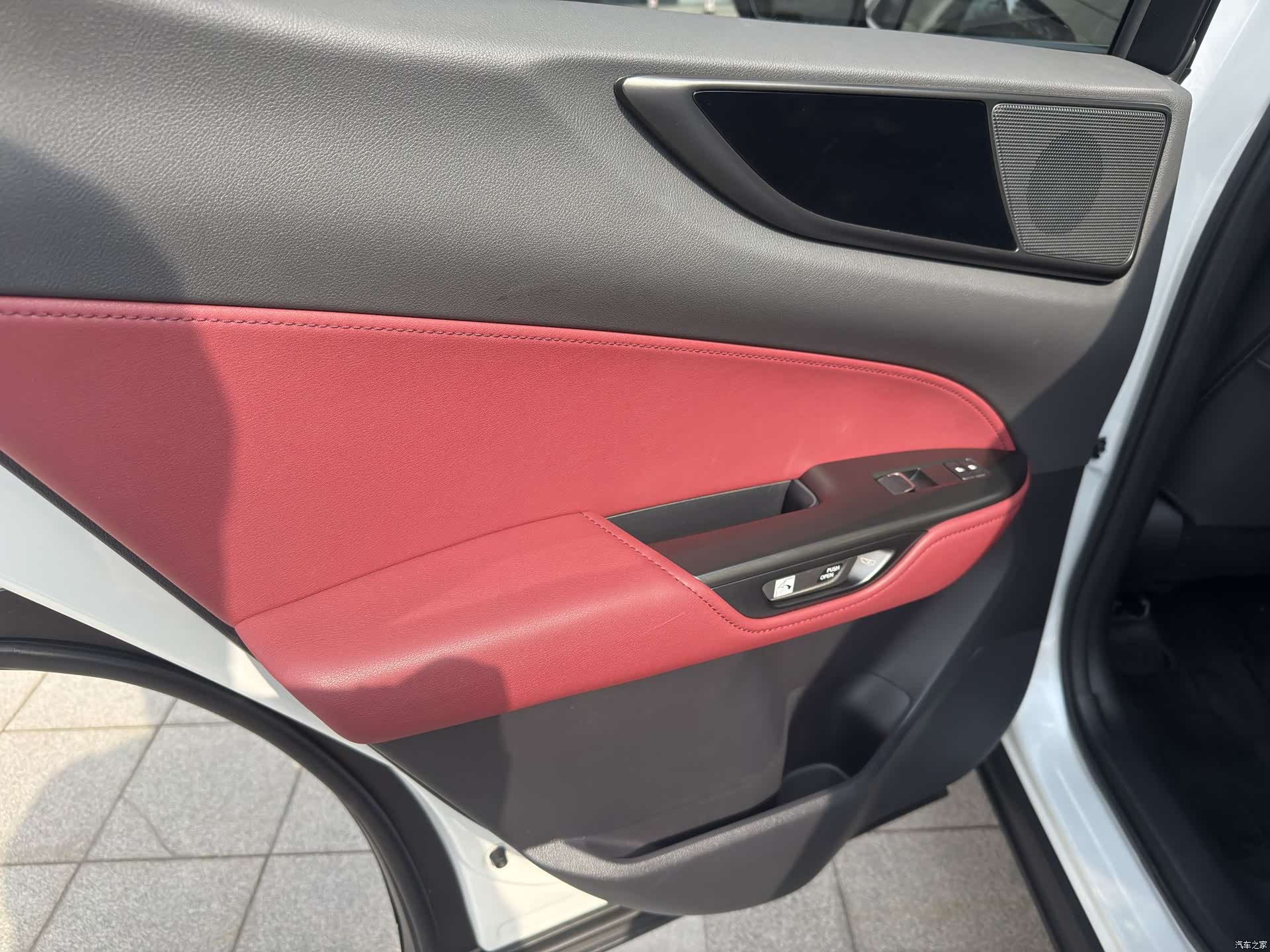 Lexus NX, 2022 10