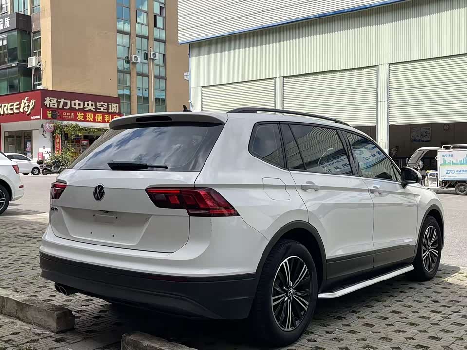 Volkswagen Tiguan L