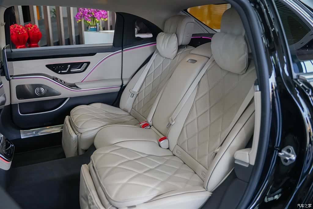 Maybach S-Class, 2023 3