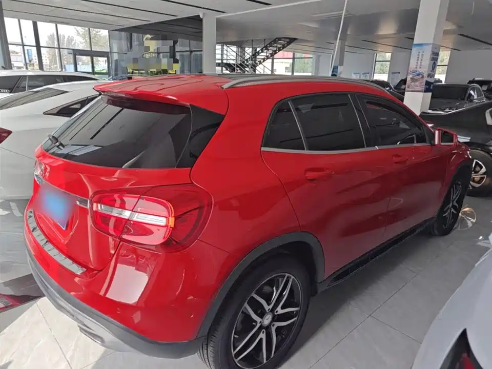 Mercedes-Benz GLA