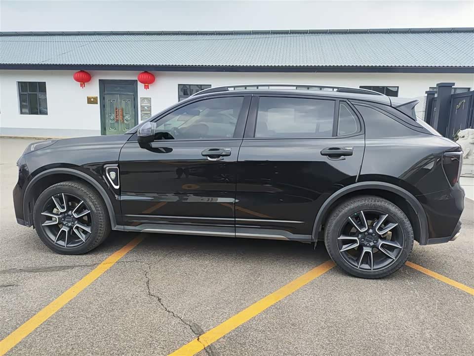 Lynk & Co 01