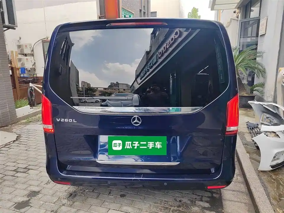 Mercedes-Benz V-class