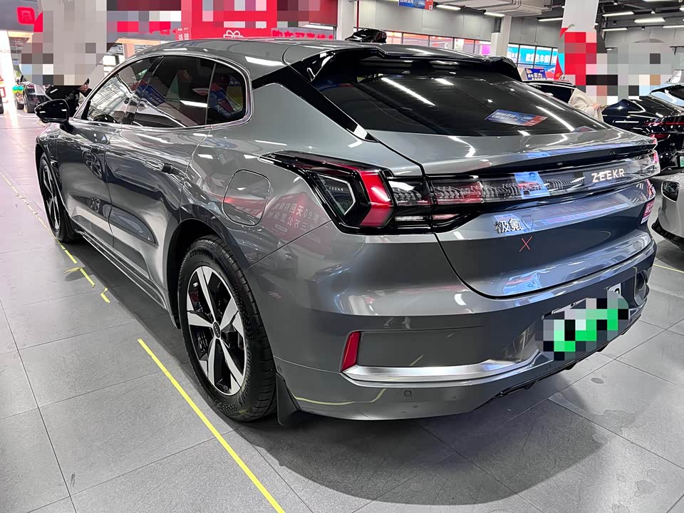 Zeekr 001
