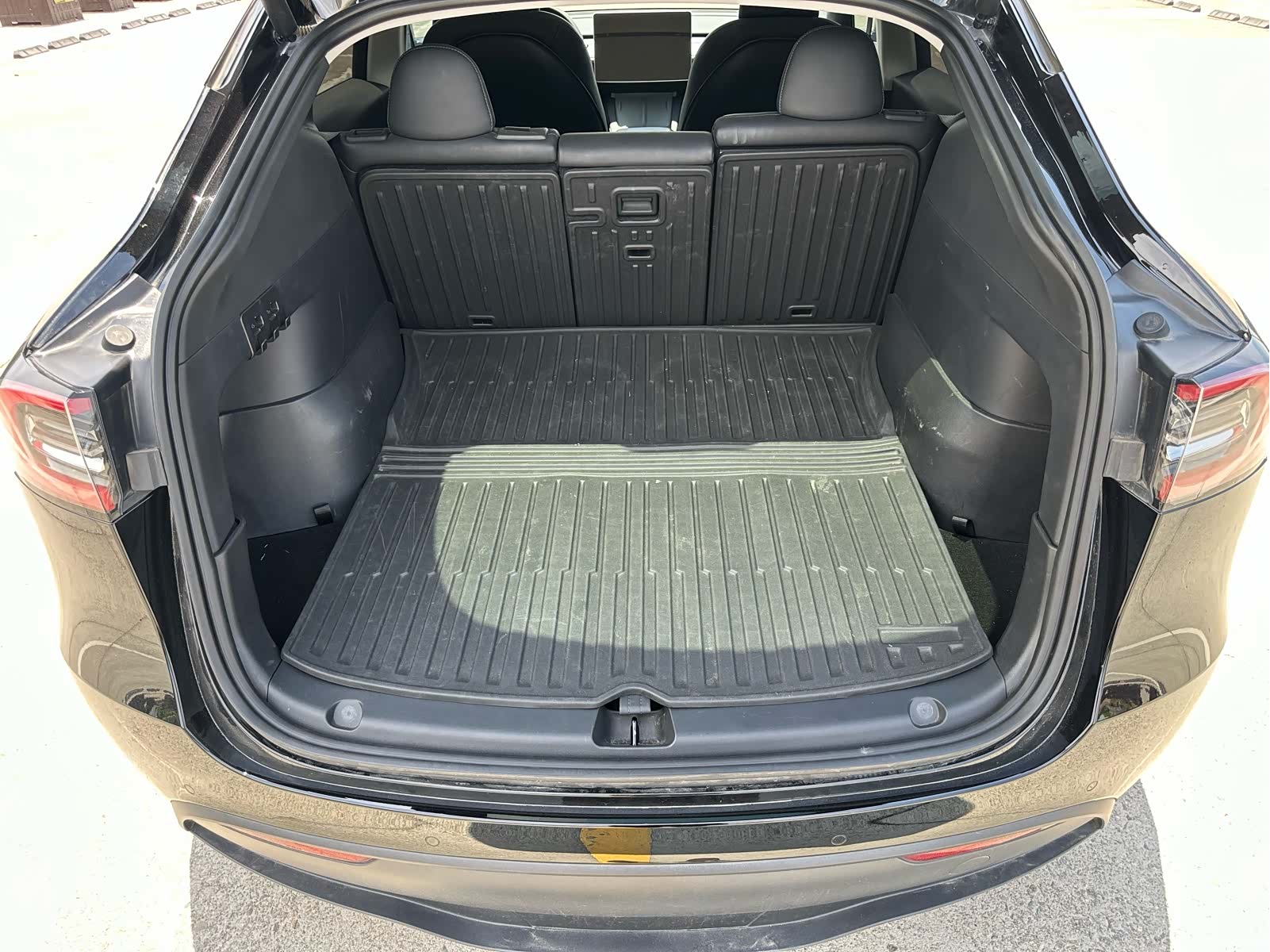 Tesla Model Y, 2024 21