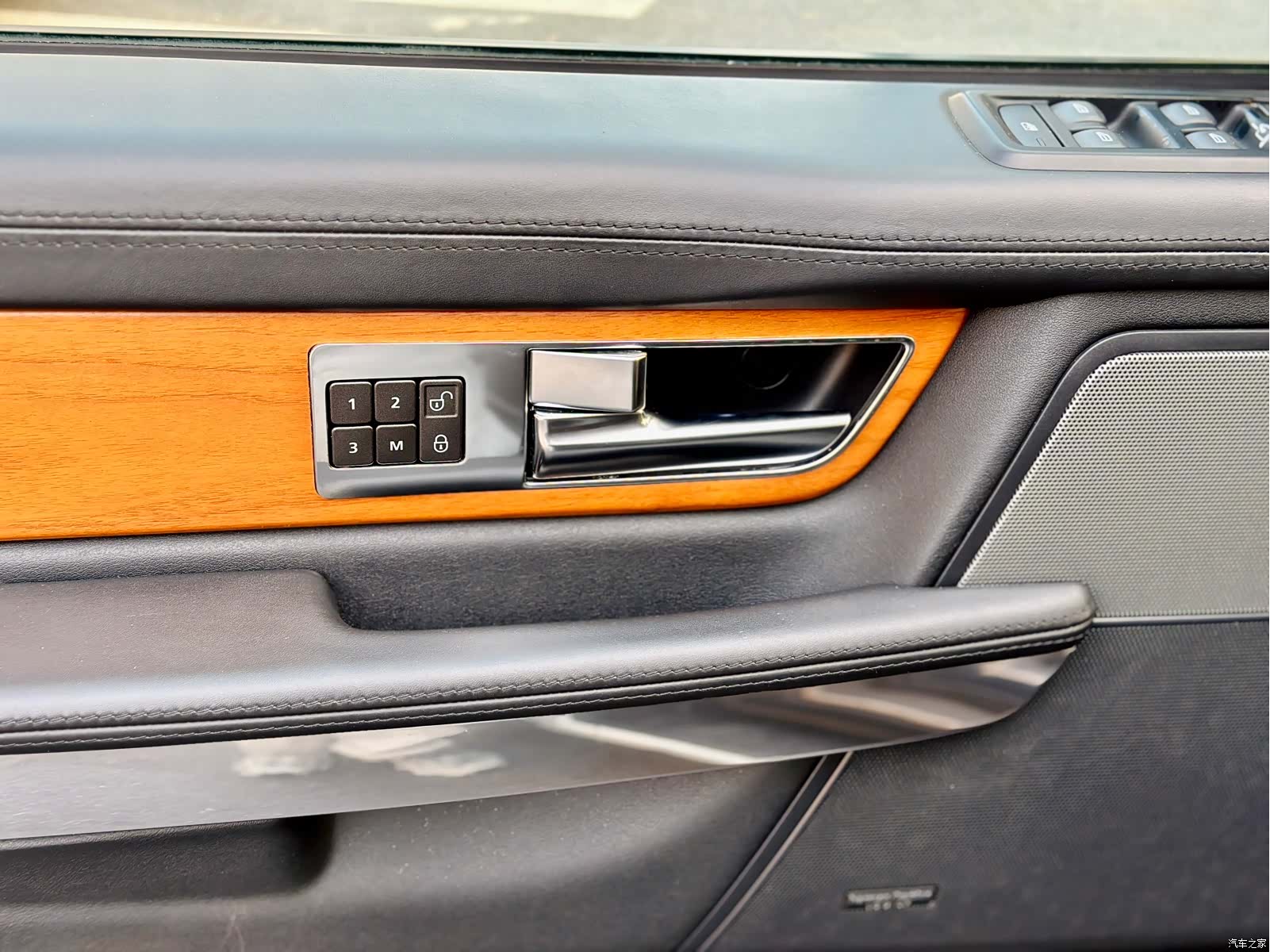 Land Rover Range Rover, 2012 35