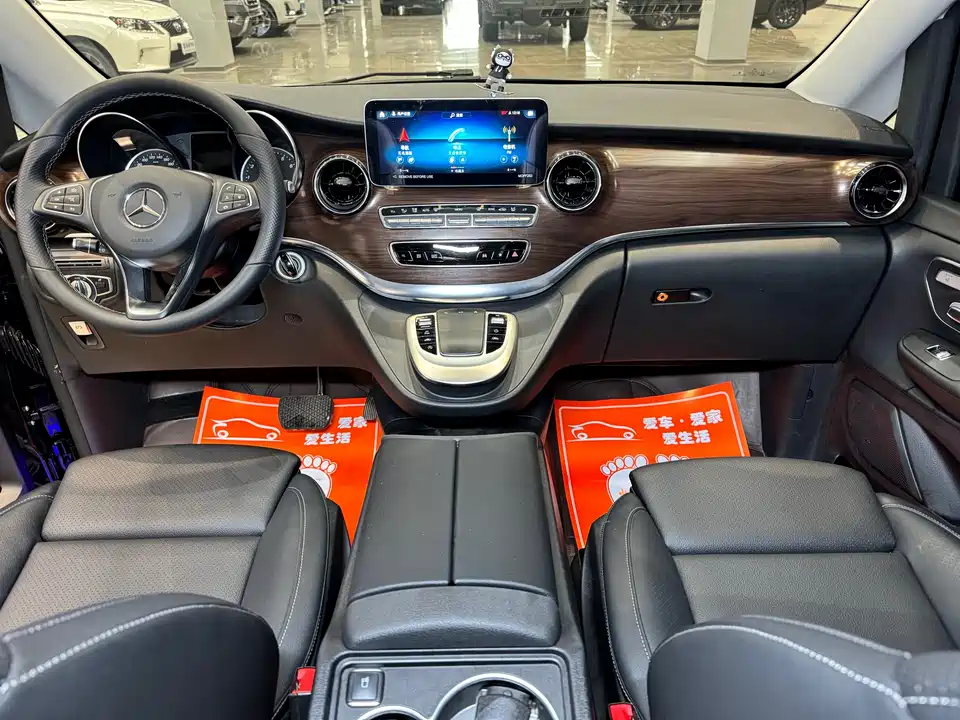 Mercedes-Benz V-class