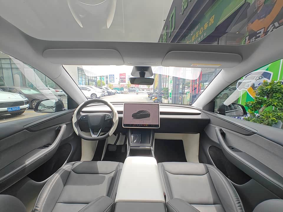 Tesla Model Y Tesla Model Y