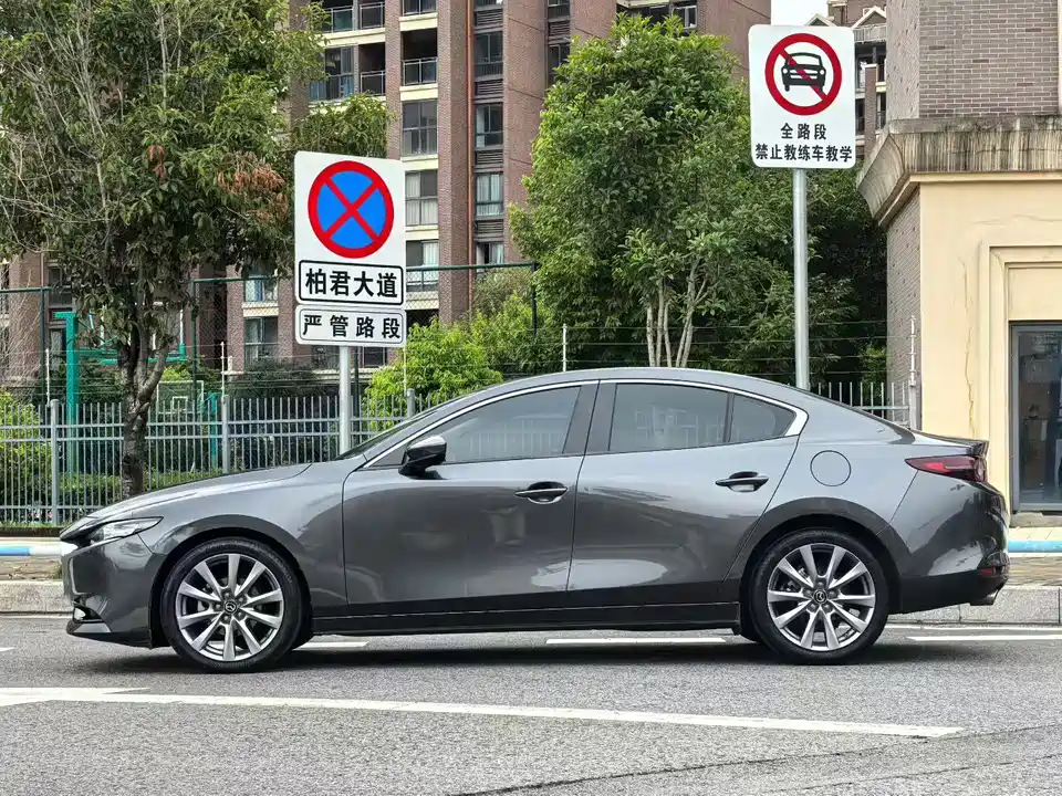 Mazda 3 Angkesaila