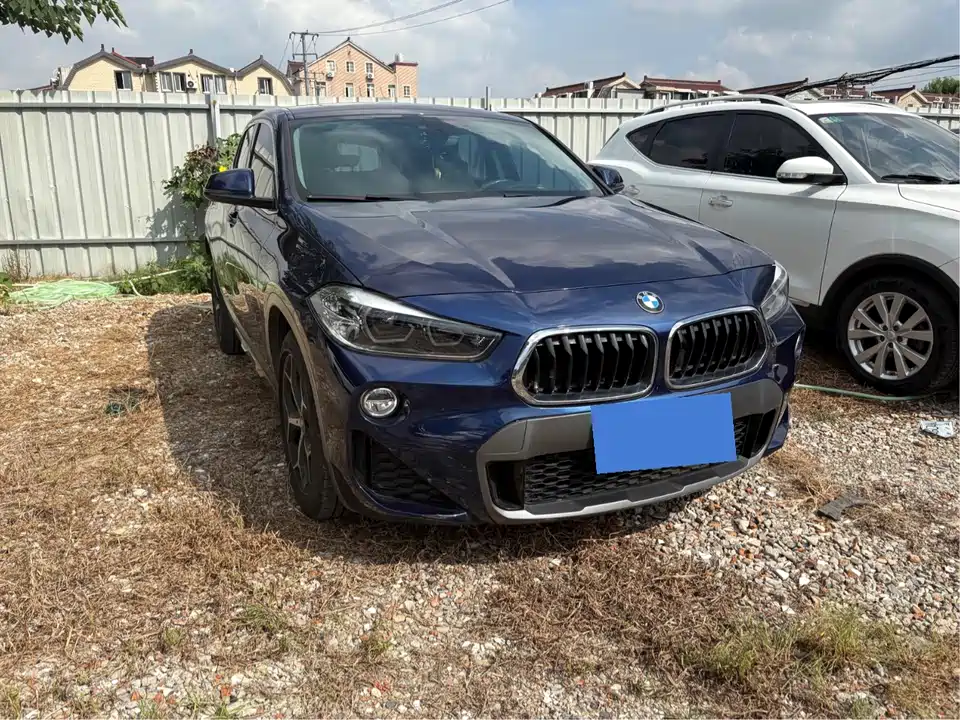 BMW X2
