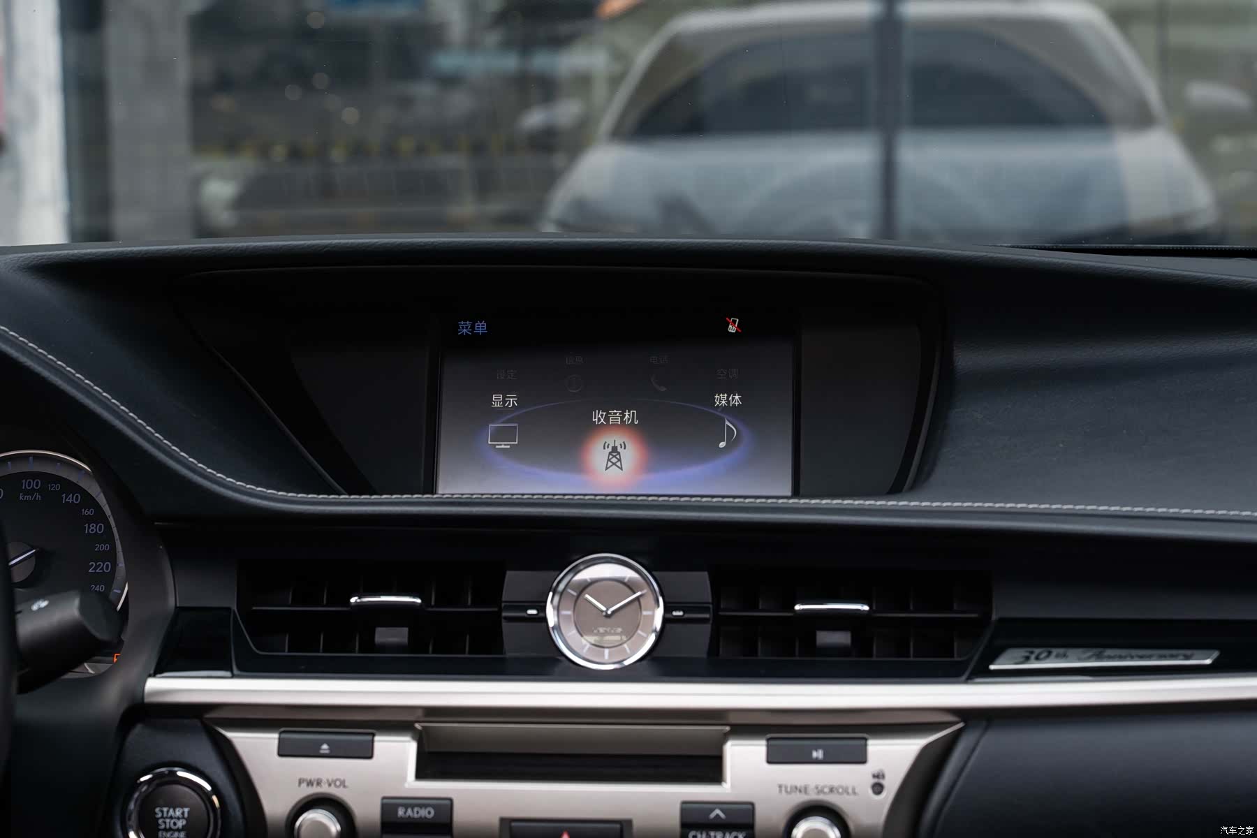 Lexus ES, 2018 17