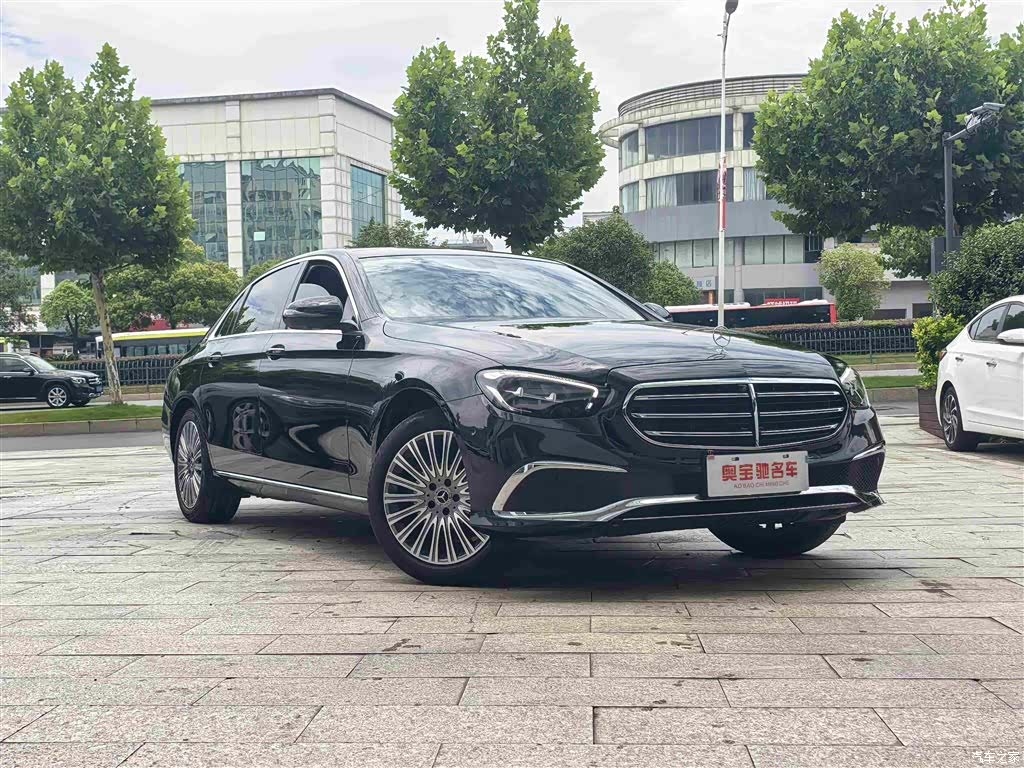 Mercedes-Benz E-Class, 2023 3