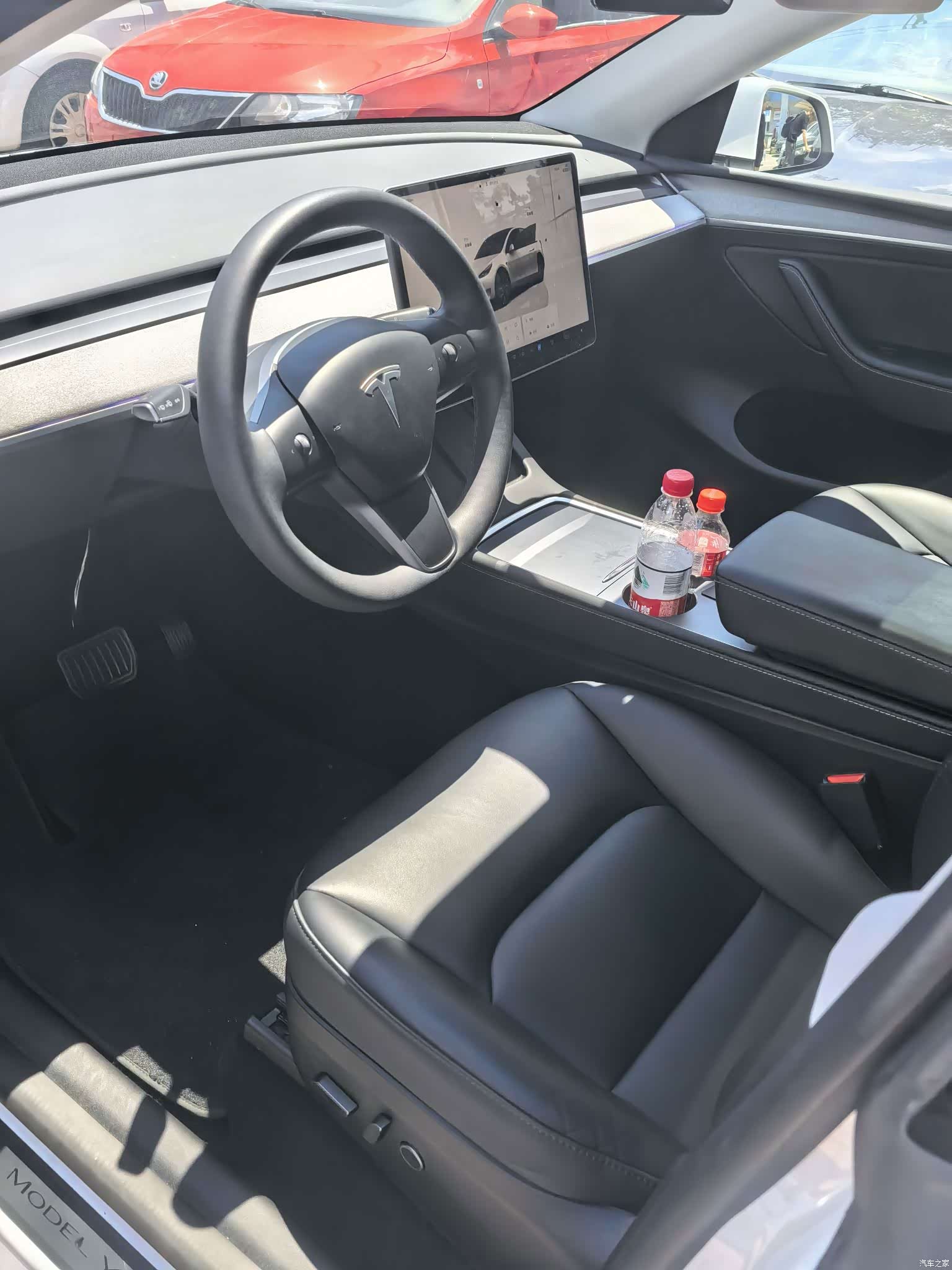 Tesla Model Y, 2024 все фото