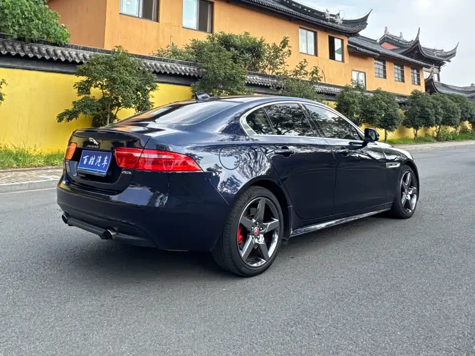 Jaguar XE