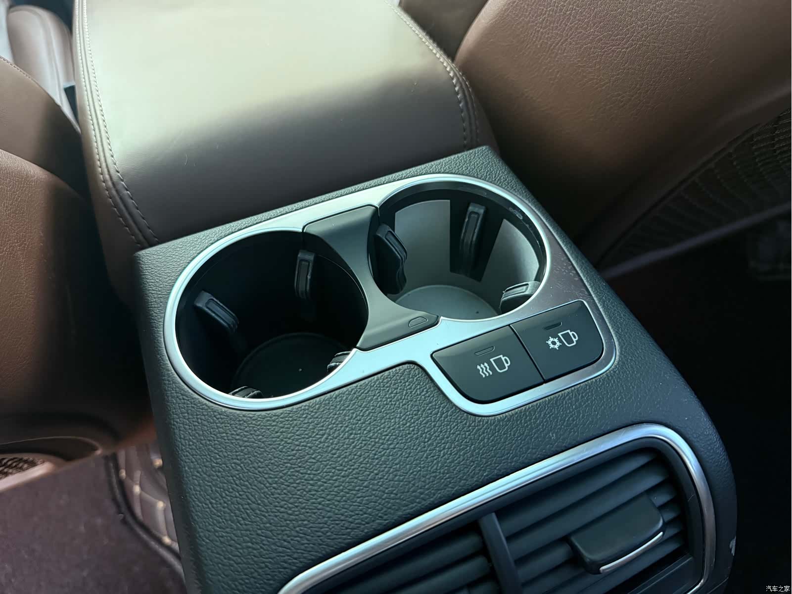 Audi A6L, 2016 28