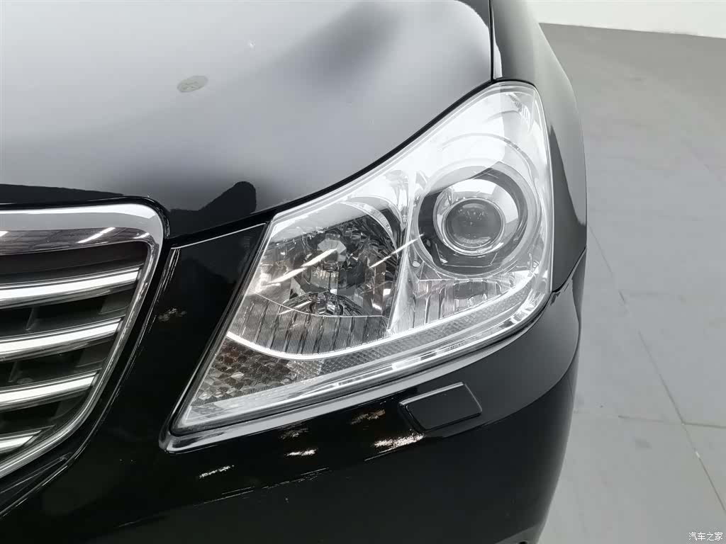Toyota Crown, 2010 7