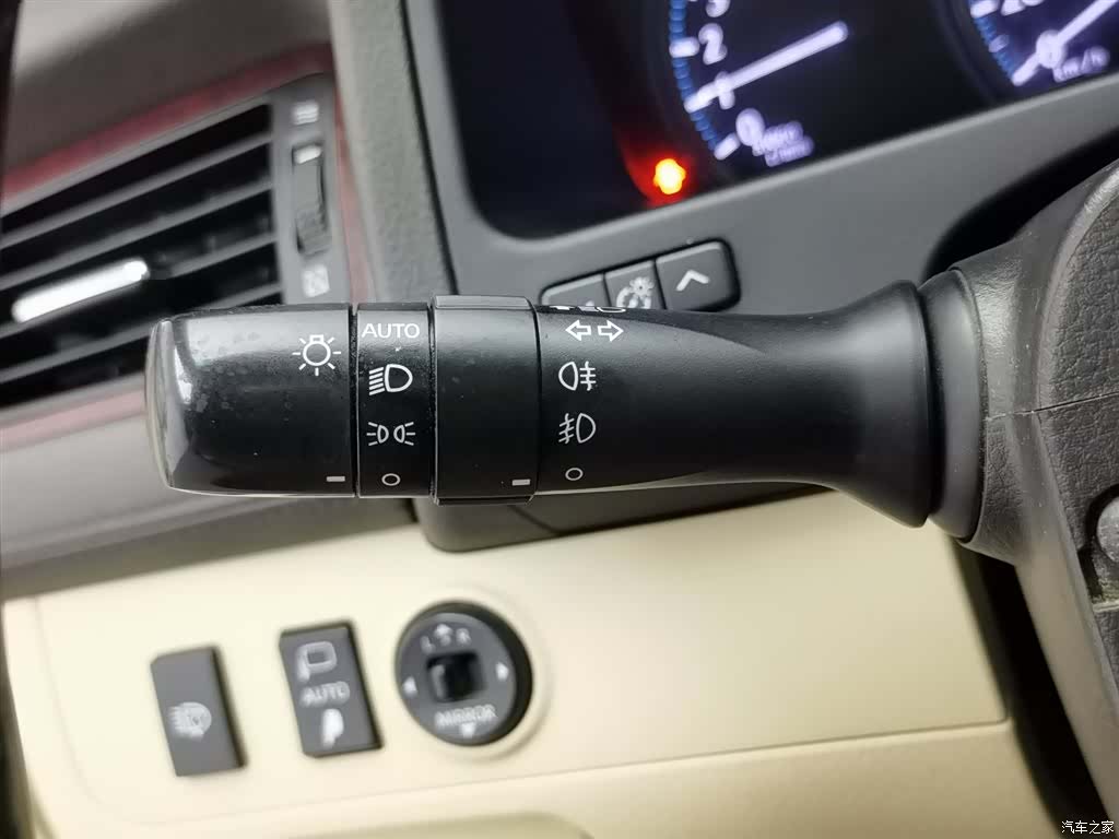 Toyota Crown, 2010 21