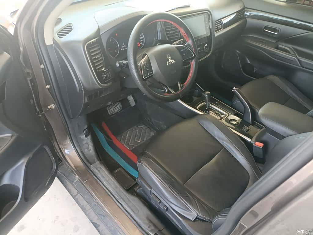 Mitsubishi Outlander, 2017 16