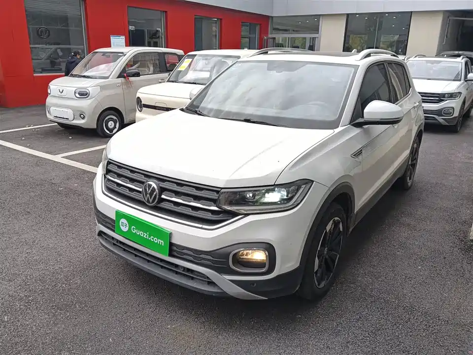 Volkswagen Exploring the shadow