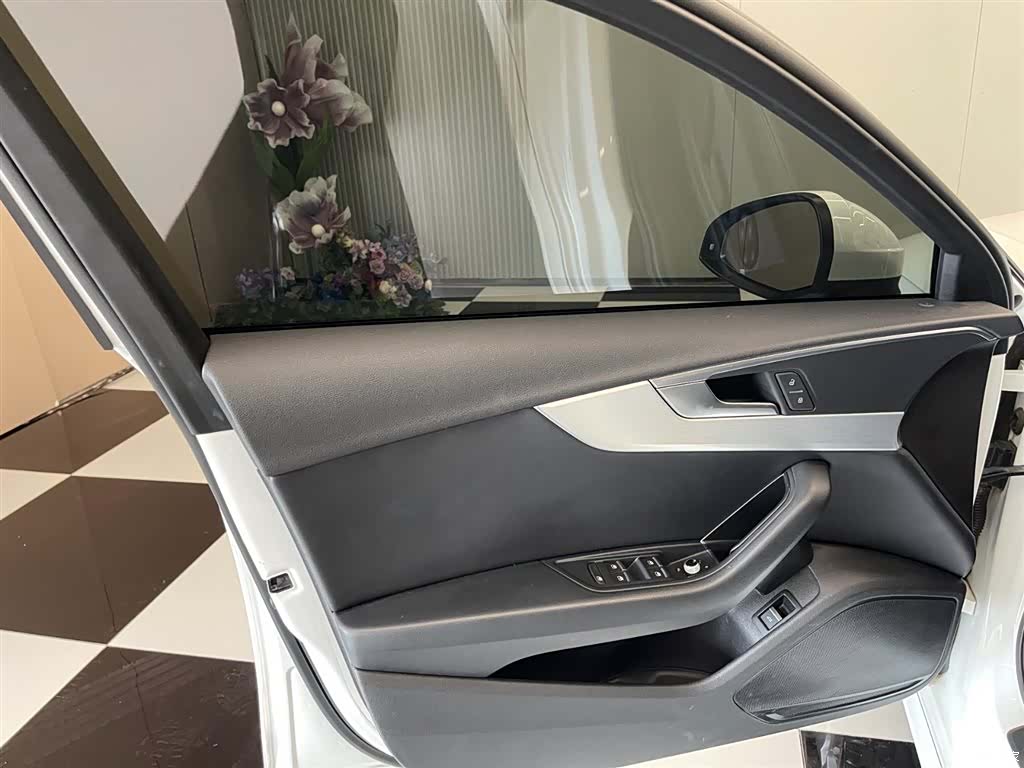 Audi A4L, 2020 21