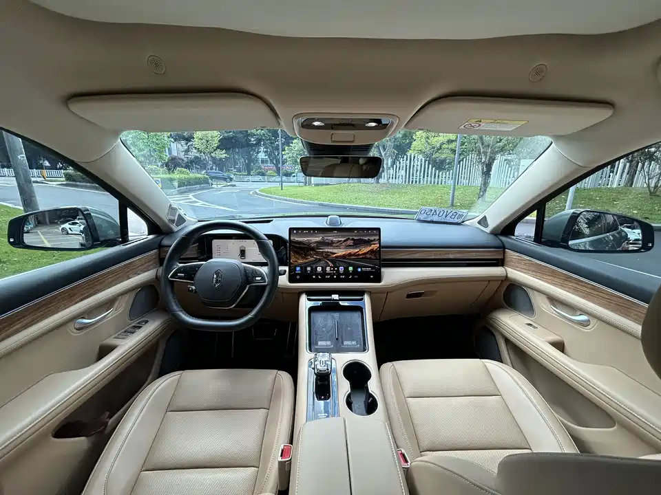 AITO Ask the world M5