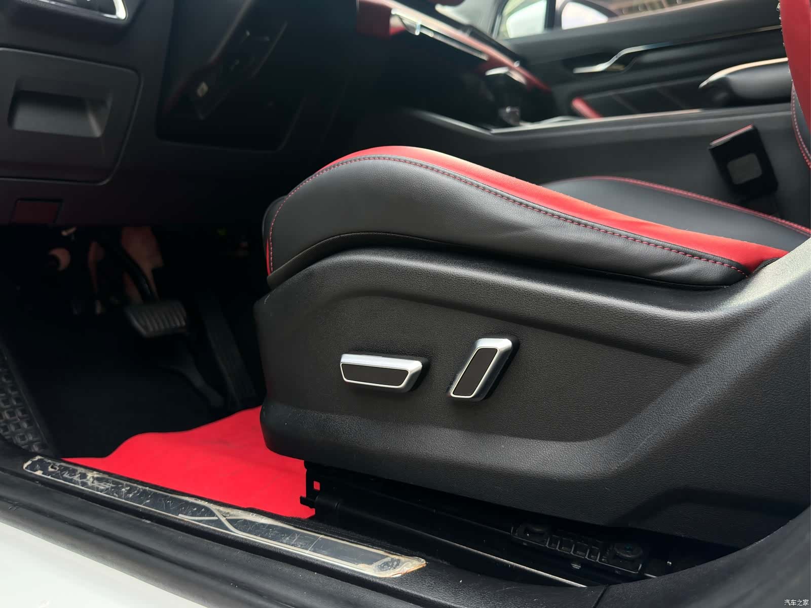 Geely Emgrand, 2022 15