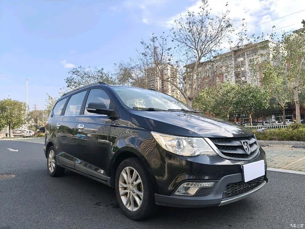 Wuling 730, 2015 3