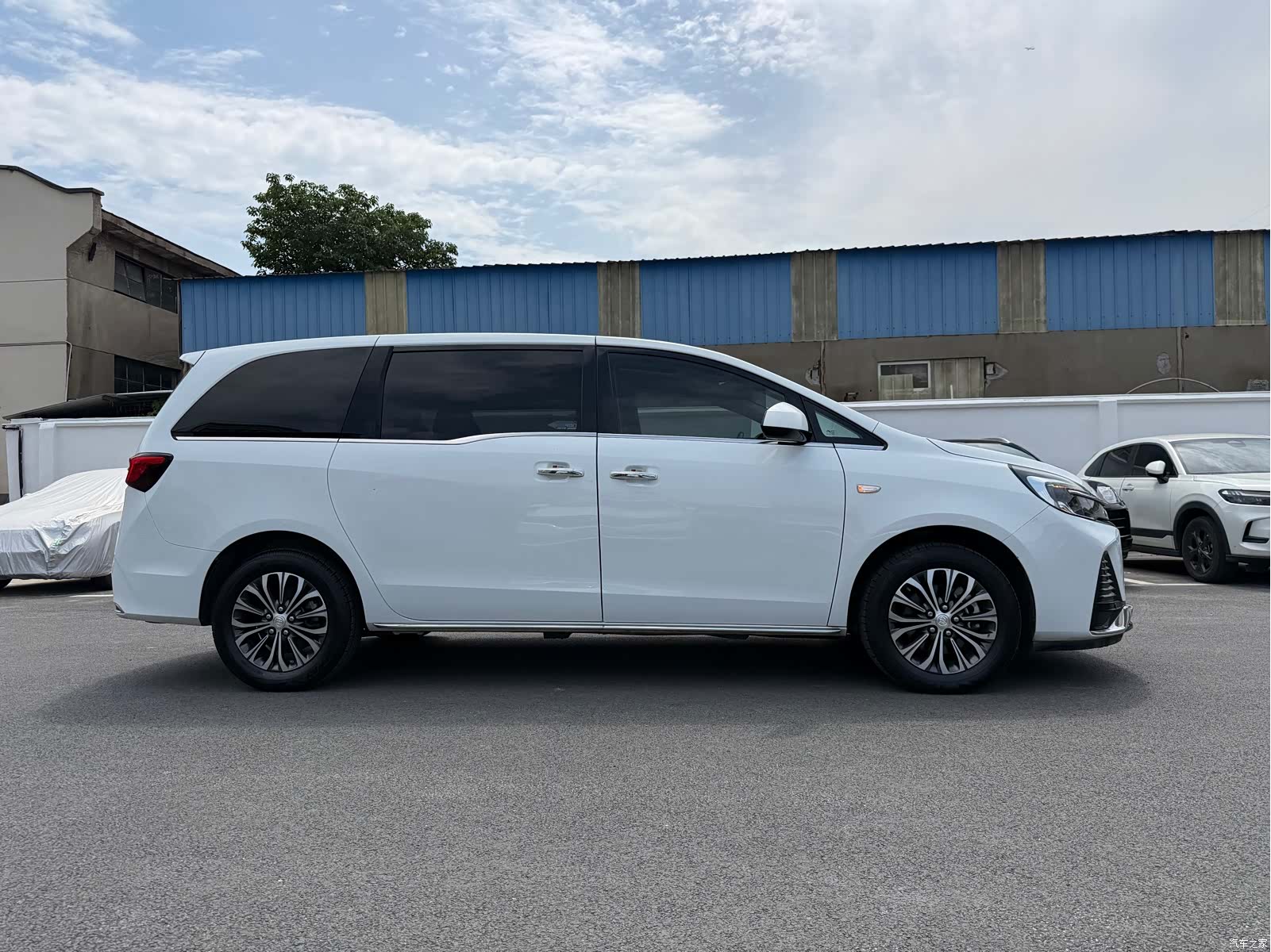 Buick GL8, 2023 все фото