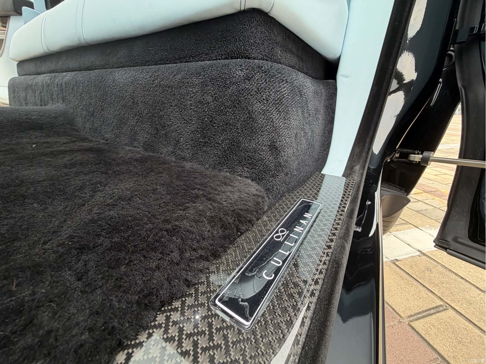 Rolls-Royce Cullinan, 2022 16
