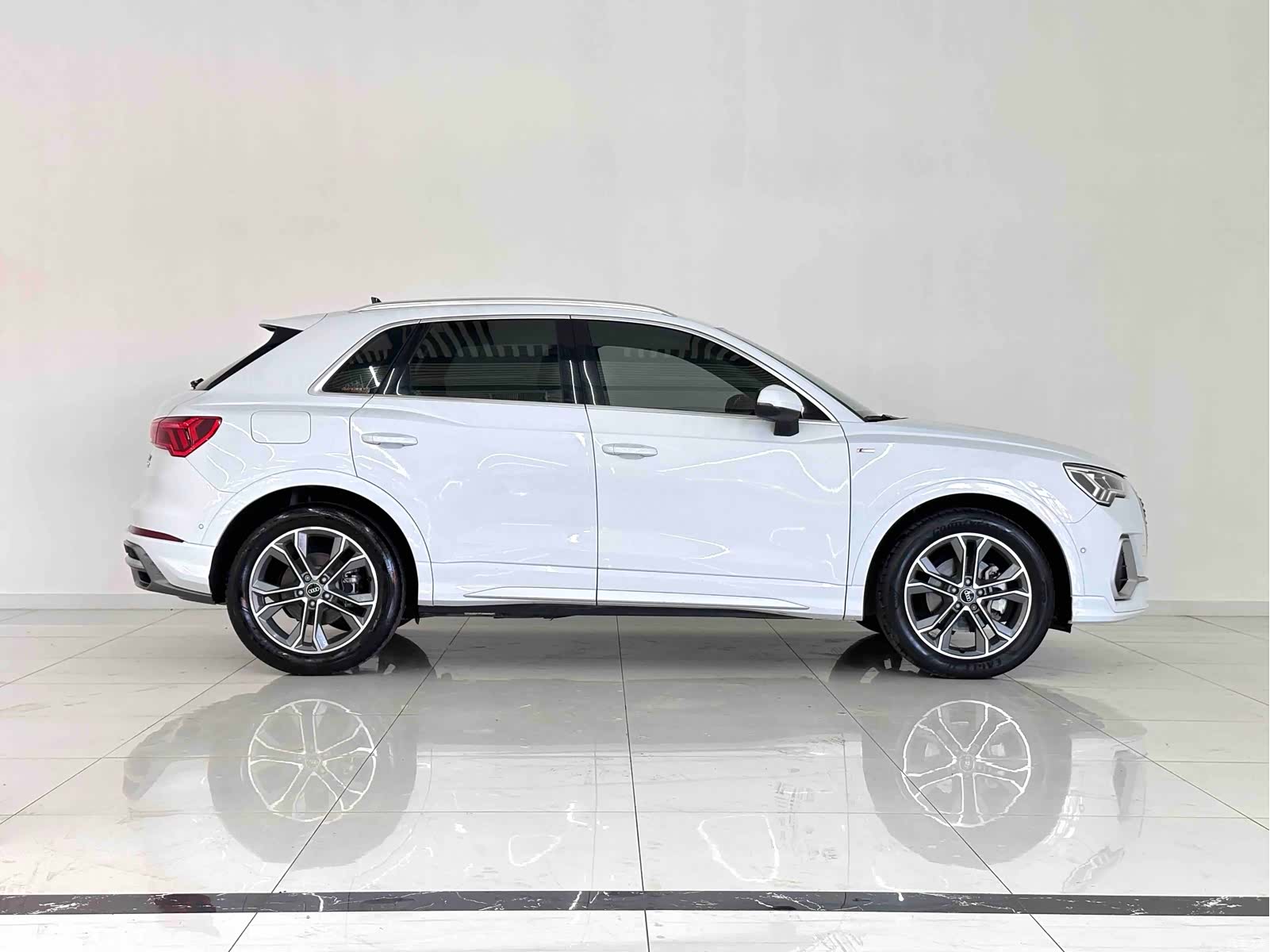 Audi Q3, 2022 все фото