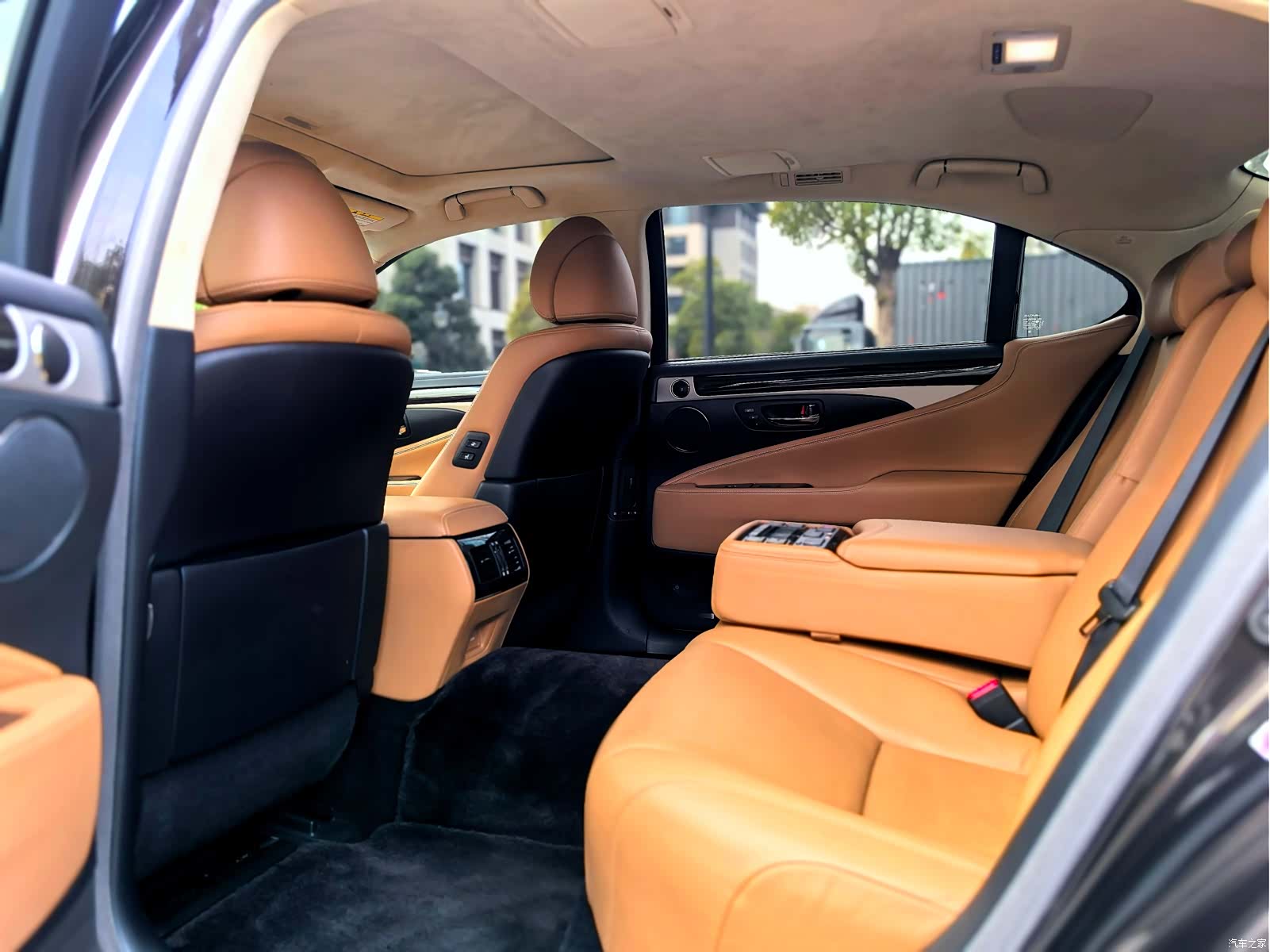 Lexus LS, 2015 6