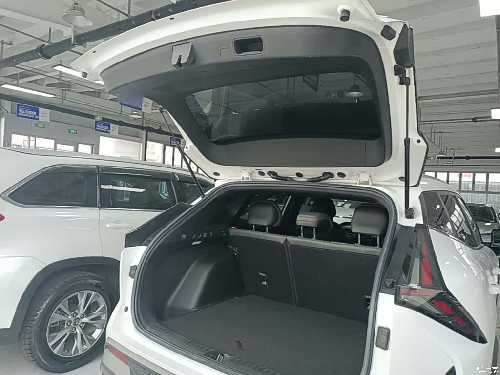 Geely Boyue, 2023 19