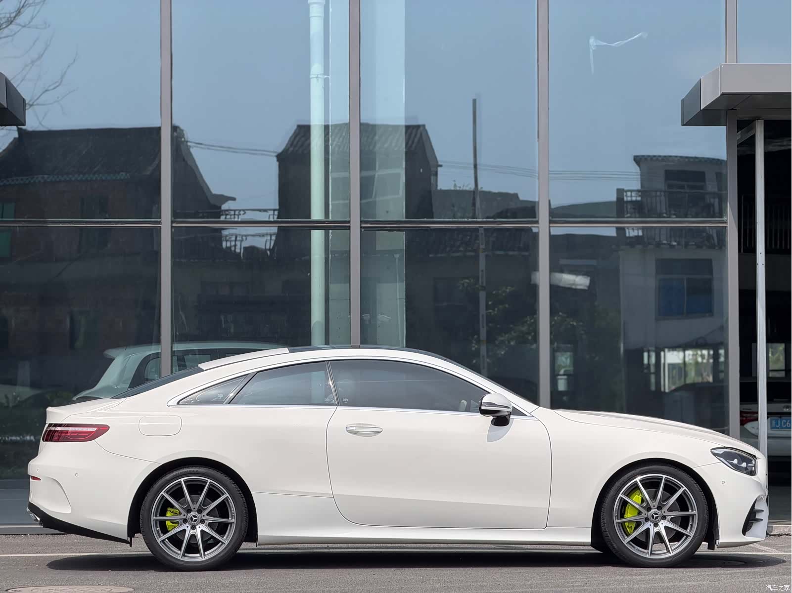 Mercedes-Benz E-Class, 2021 3