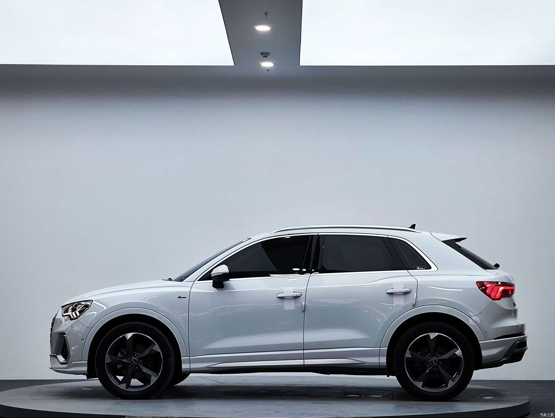 Audi Q3, 2022 все фото