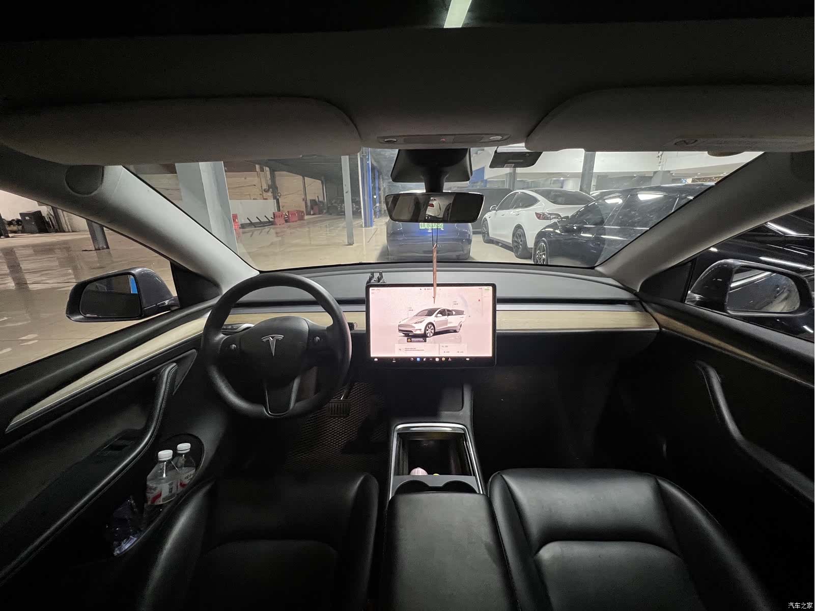 Tesla Model Y, 2023 10