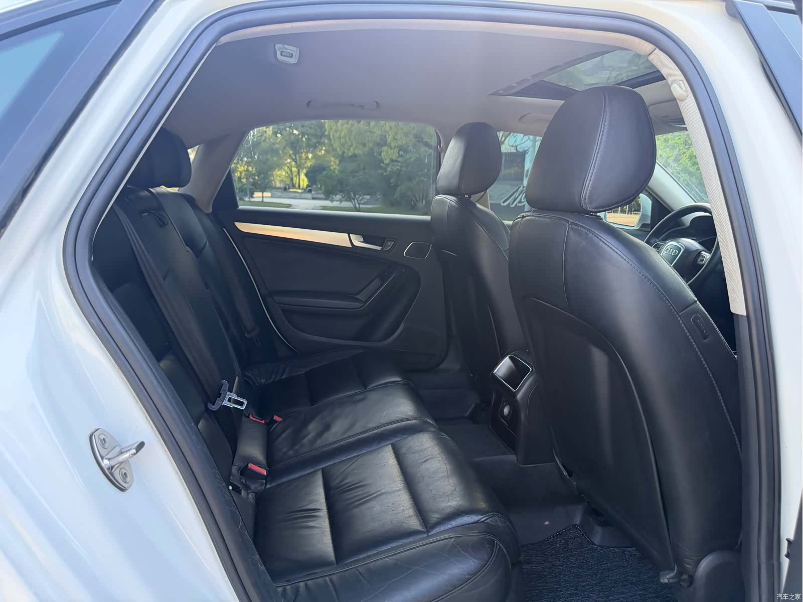 Audi A4L, 2012 7
