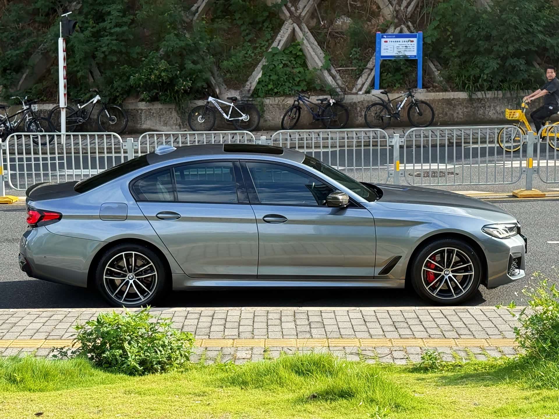 BMW 5 Series, 2021 4