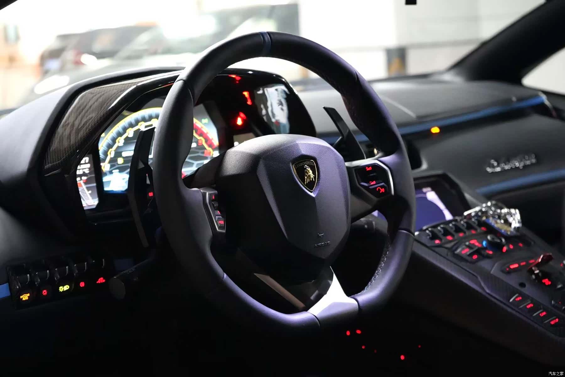 Lamborghini Aventador, 2012 10