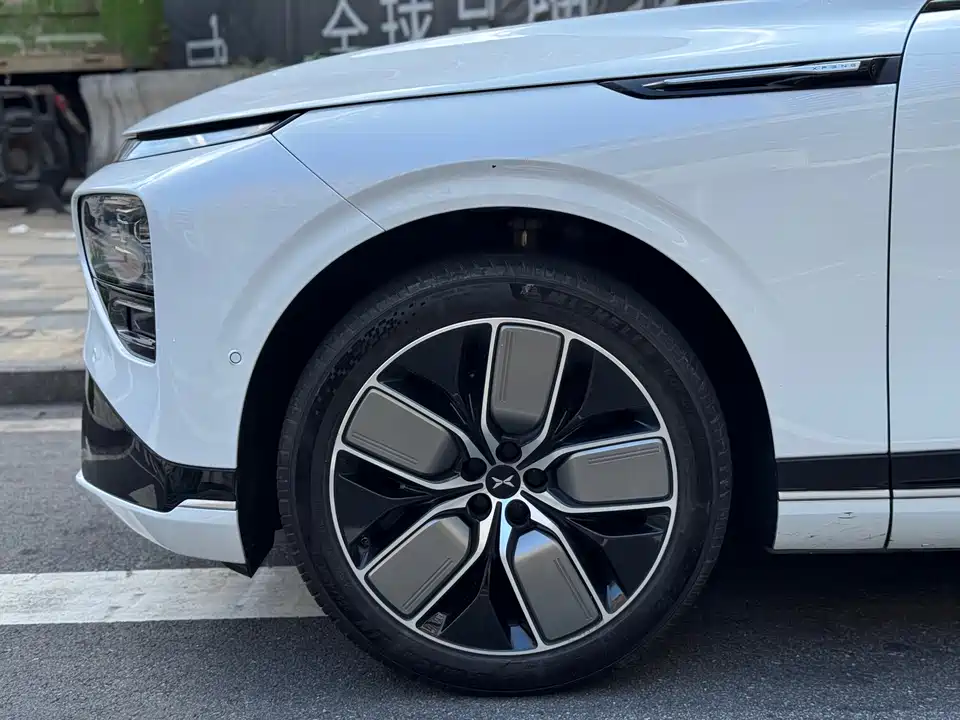 XPENG G9