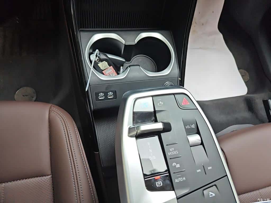 BMW iX1, 2025 21