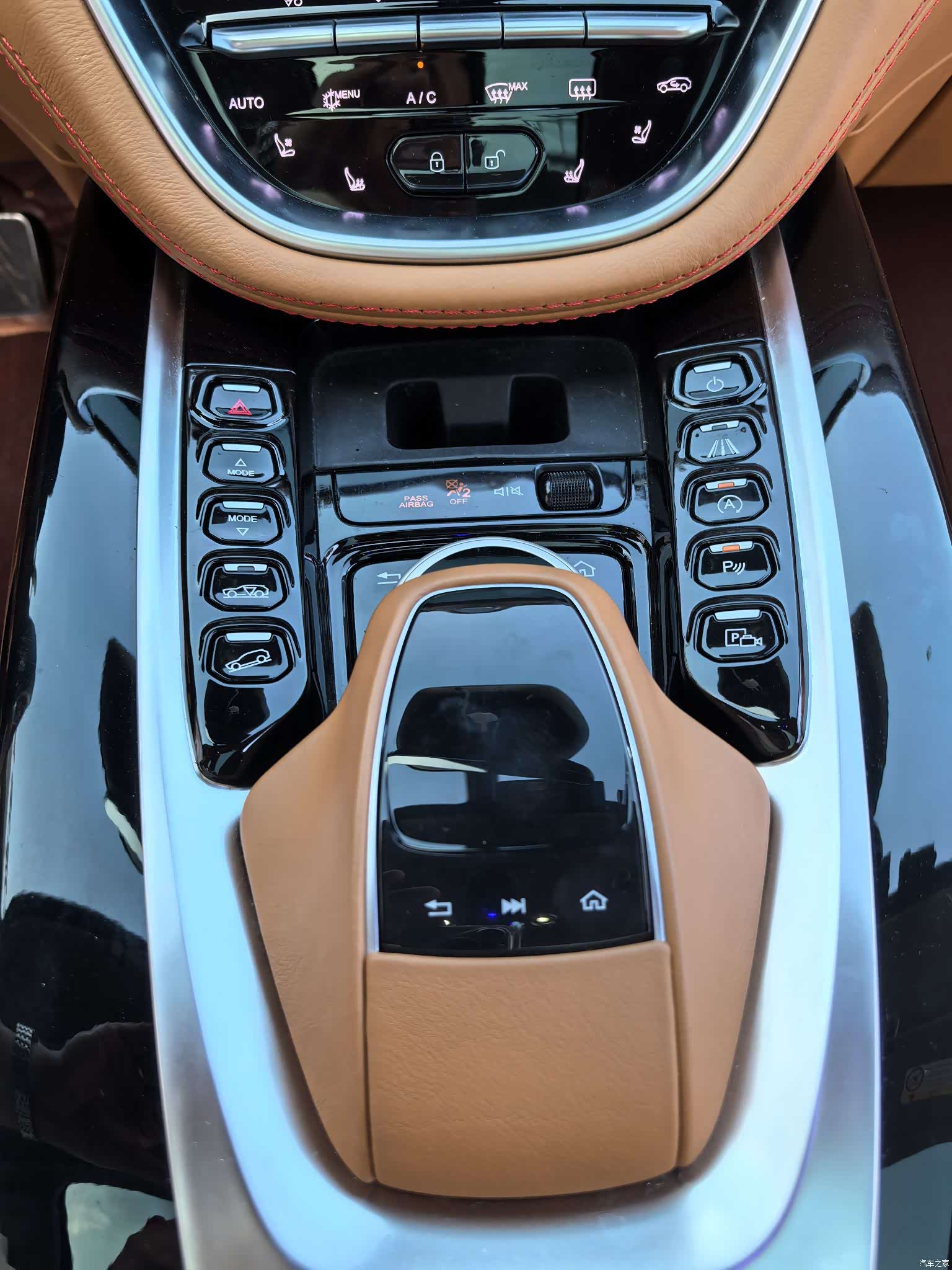 Aston Martin DBX, 2021 11