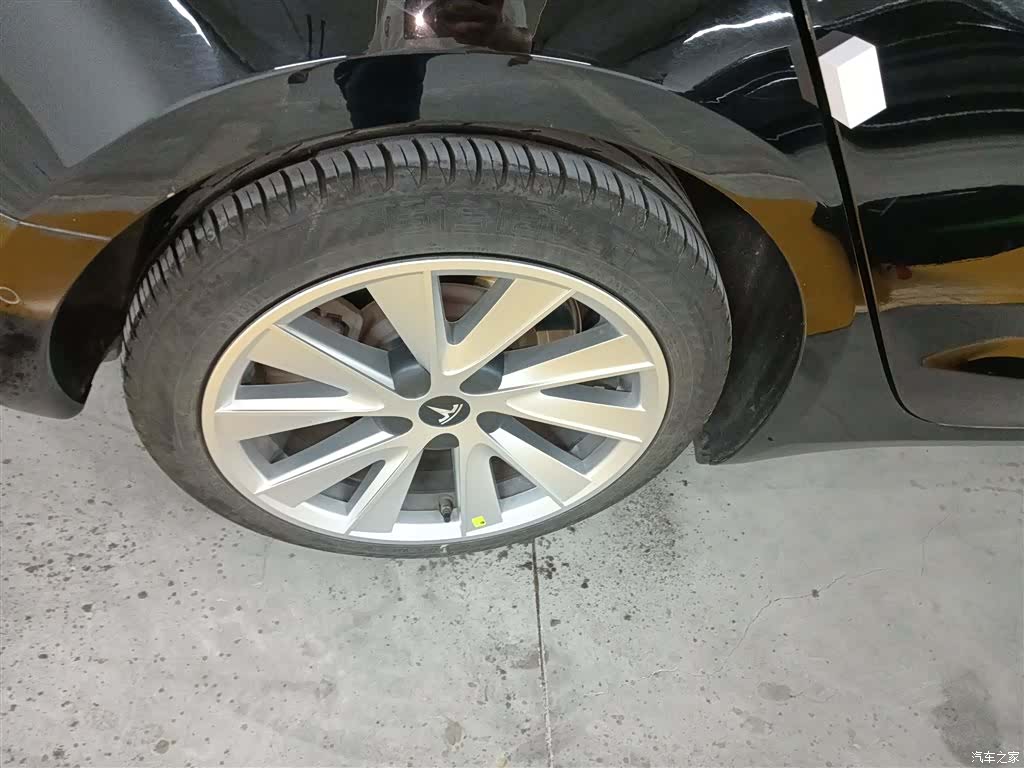 Tesla Model 3, 2019 25