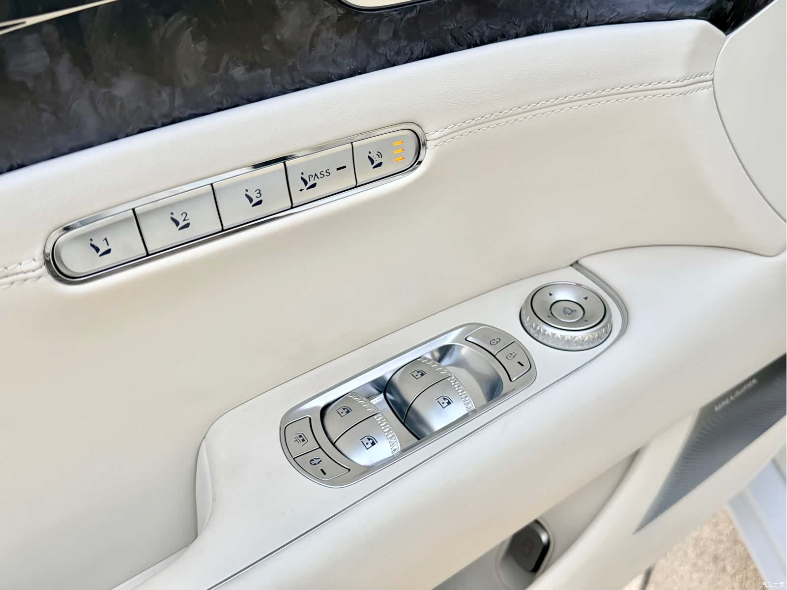 Genesis G90, 2023 11
