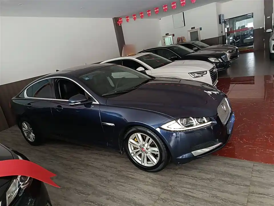 Jaguar XF
